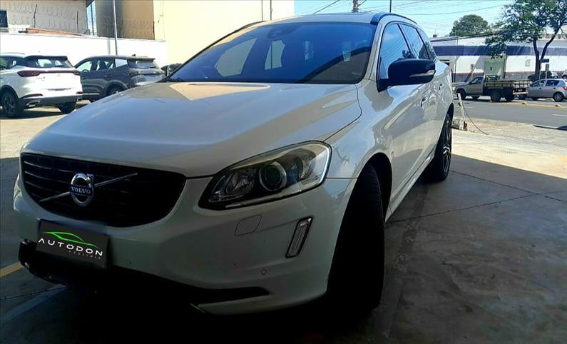 VOLVO XC60 2.4 D5 Momentum AWD