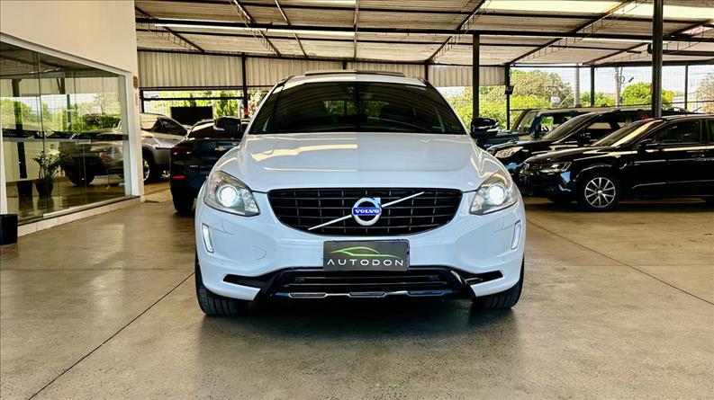 VOLVO XC60 2.4 D5 Momentum AWD
