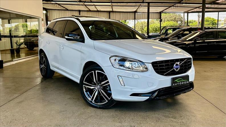 VOLVO XC60 2.4 D5 Momentum AWD VOLVO XC60 2.4 D5 Momentum AWD