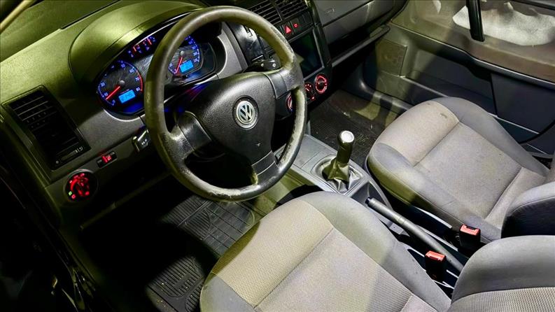 VOLKSWAGEN POLO 1.6 MI 8V VOLKSWAGEN POLO 1.6 MI 8V