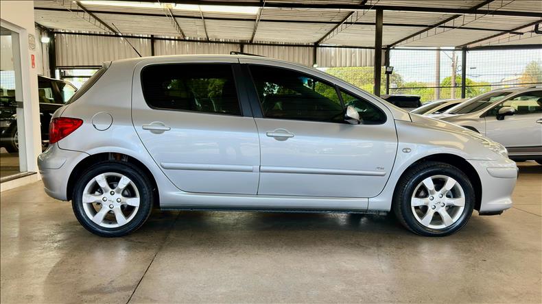 PEUGEOT 307 1.6 Presence Pack 16V PEUGEOT 307 1.6 Presence Pack 16V