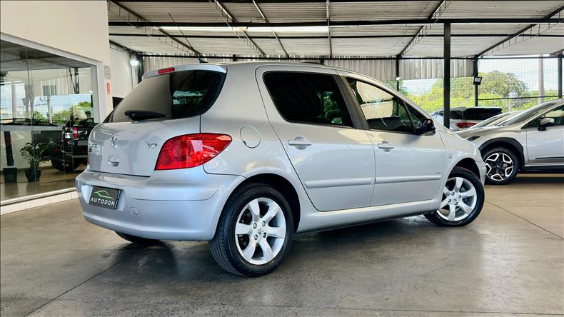 PEUGEOT 307 1.6 Presence Pack 16V PEUGEOT 307 1.6 Presence Pack 16V