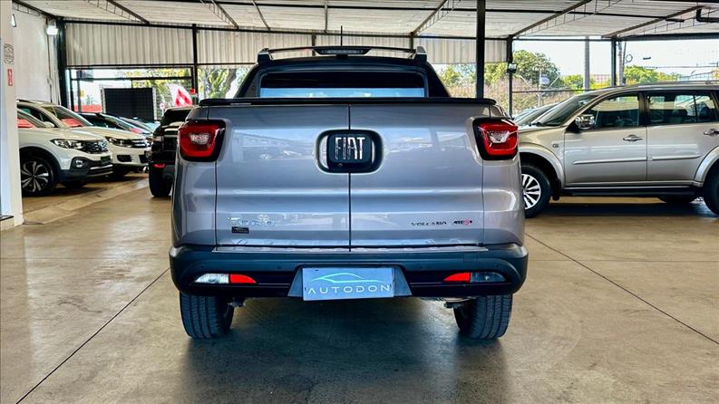 FIAT TORO 2.0 16V Turbo Volcano 4WD FIAT TORO 2.0 16V Turbo Volcano 4WD
