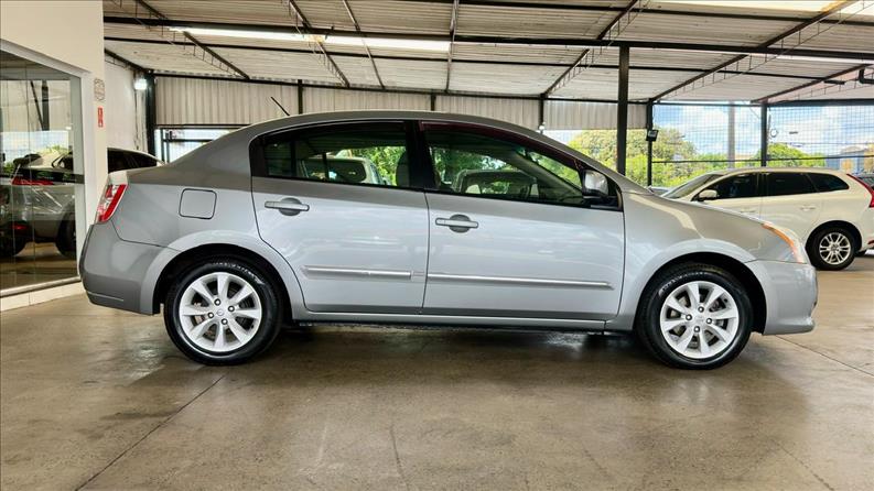 NISSAN SENTRA 2.0 16V