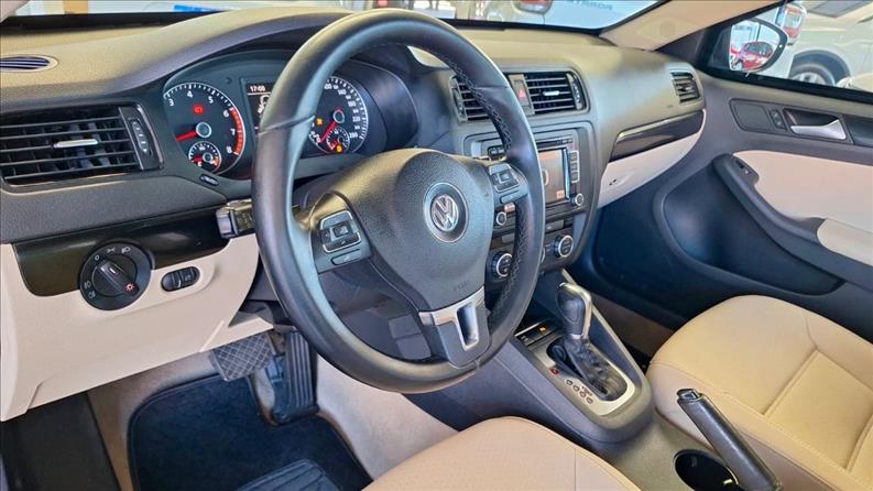 VOLKSWAGEN JETTA 2.0 Comfortline