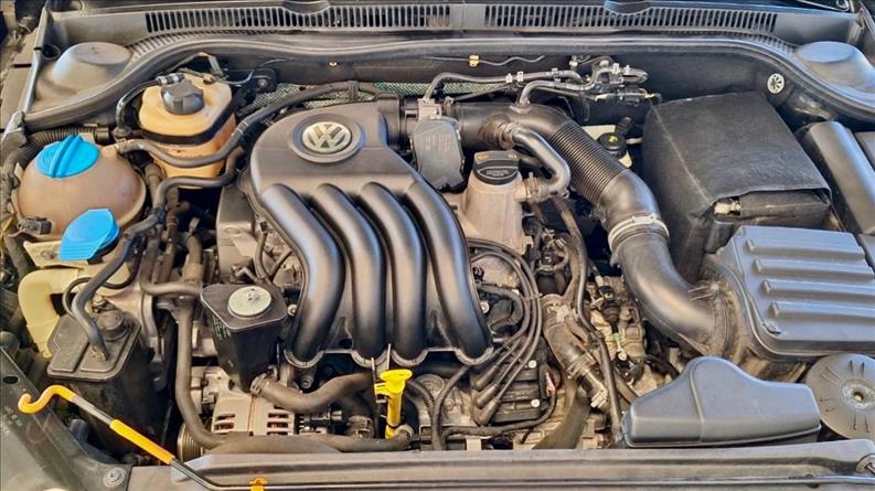 VOLKSWAGEN JETTA 2.0 Comfortline