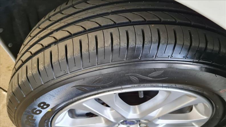VOLVO XC60 2.0 T5 Dynamic FWD Turbo