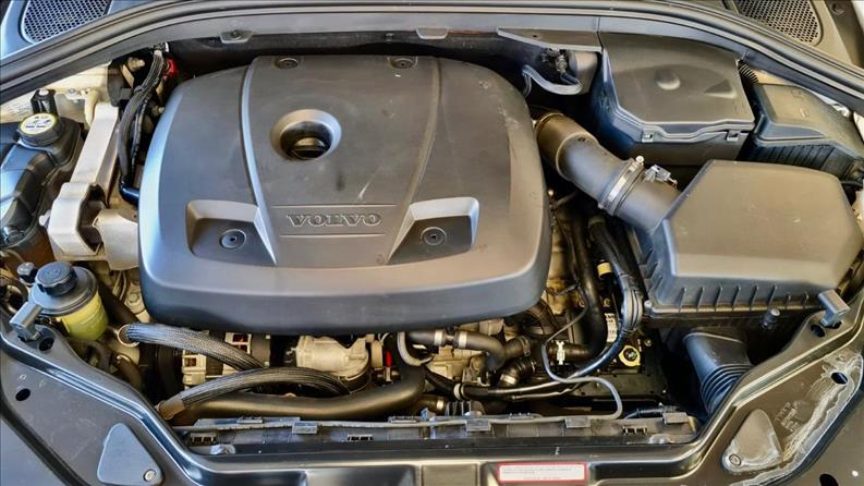 VOLVO XC60 2.0 T5 Dynamic FWD Turbo