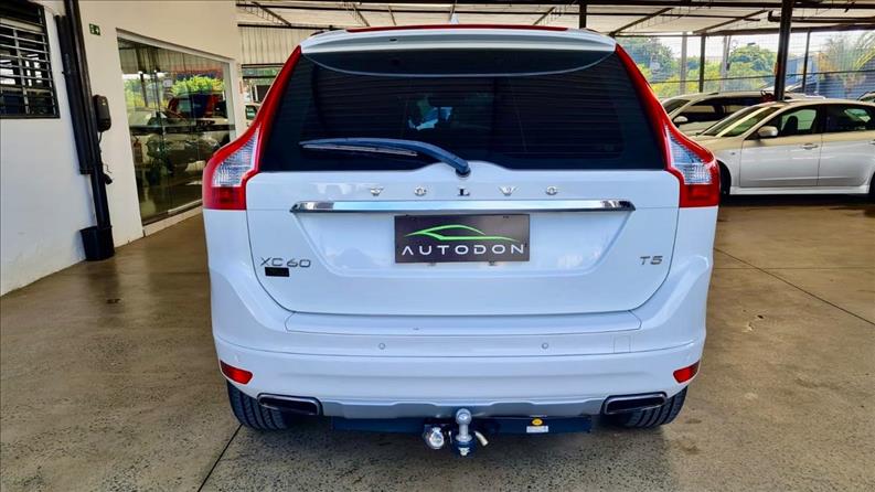 VOLVO XC60 2.0 T5 Dynamic FWD Turbo