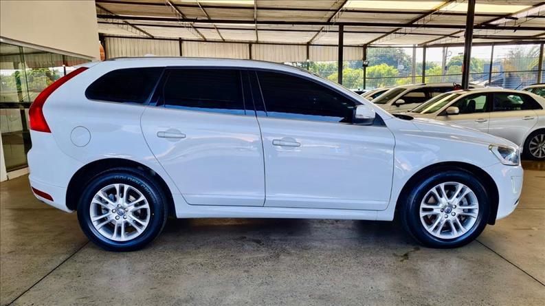VOLVO XC60 2.0 T5 Dynamic FWD Turbo