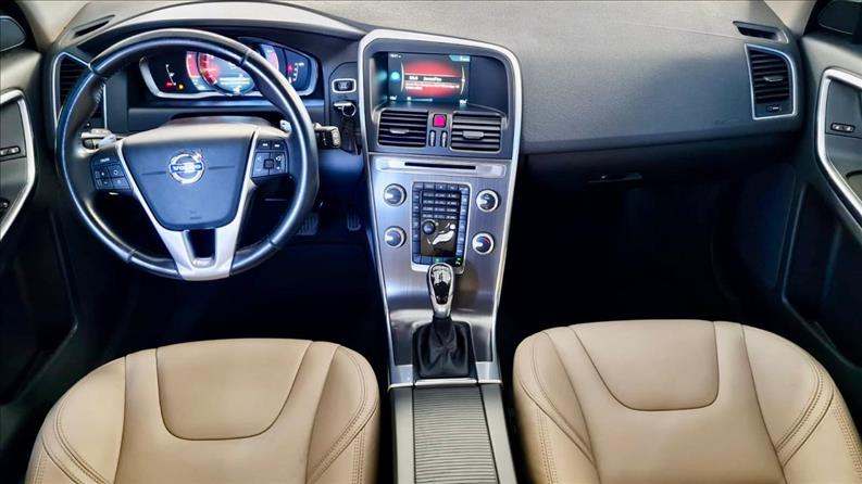 VOLVO XC60 2.0 T5 Dynamic FWD Turbo