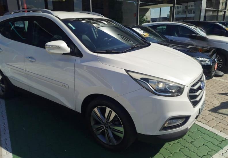 HYUNDAI IX35 2.0 MPFI 16V HYUNDAI IX35 2.0 MPFI 16V