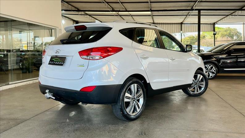 HYUNDAI IX35 2.0 MPFI 16V HYUNDAI IX35 2.0 MPFI 16V