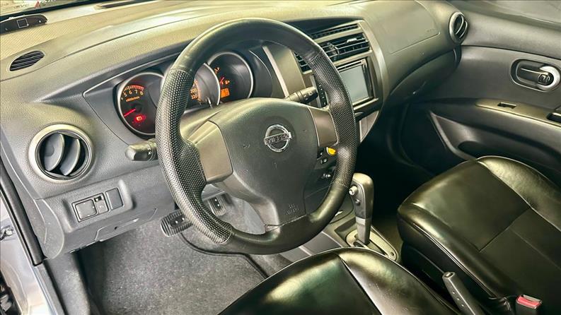 NISSAN LIVINA 1.8 SL 16V