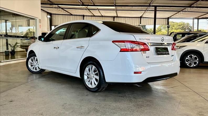 NISSAN SENTRA 2.0 SV 16V NISSAN SENTRA 2.0 SV 16V