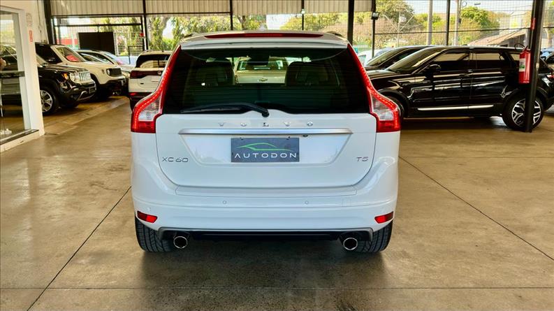 VOLVO XC60 2.0 T5 RD Turbo VOLVO XC60 2.0 T5 RD Turbo