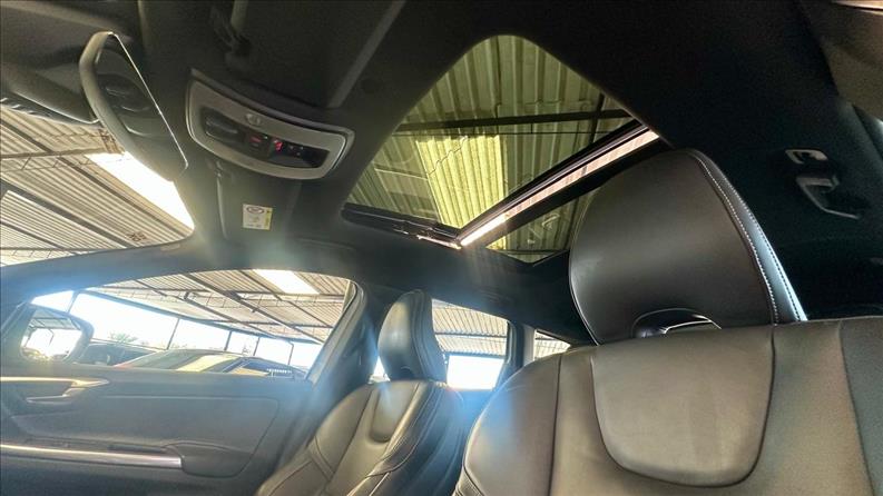 VOLVO XC60 2.0 T5 RD Turbo VOLVO XC60 2.0 T5 RD Turbo