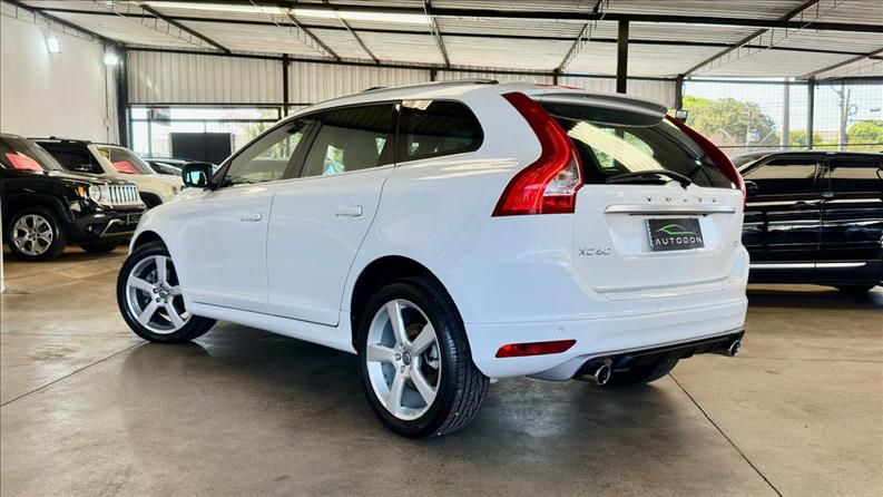 VOLVO XC60 2.0 T5 RD Turbo VOLVO XC60 2.0 T5 RD Turbo
