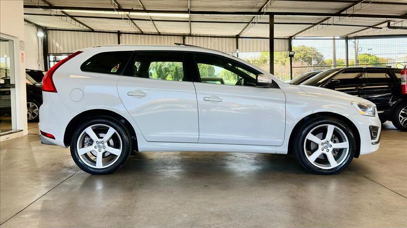 VOLVO XC60 2.0 T5 RD Turbo VOLVO XC60 2.0 T5 RD Turbo