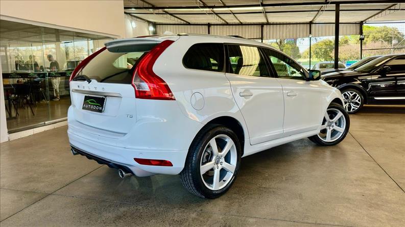 VOLVO XC60 2.0 T5 RD Turbo VOLVO XC60 2.0 T5 RD Turbo