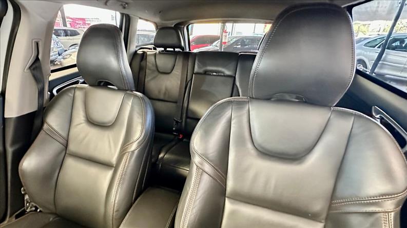 VOLVO XC60 2.0 T5 Dynamic FWD Turbo