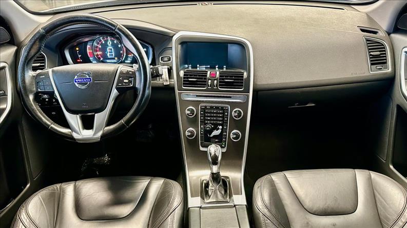 VOLVO XC60 2.0 T5 Dynamic FWD Turbo