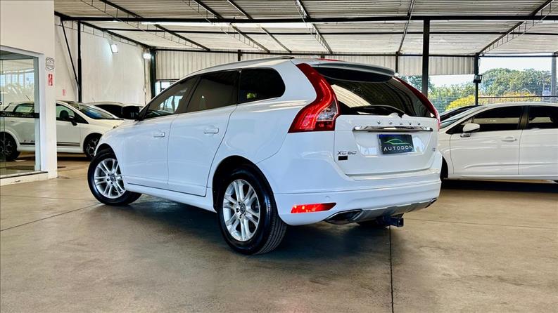 VOLVO XC60 2.0 T5 Dynamic FWD Turbo