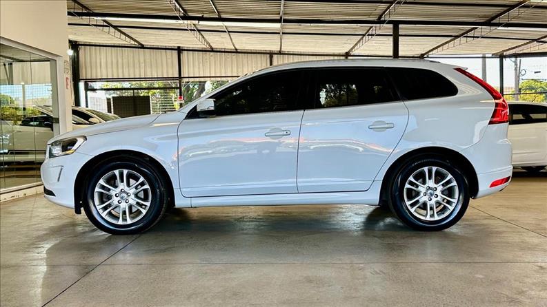 VOLVO XC60 2.0 T5 Dynamic FWD Turbo