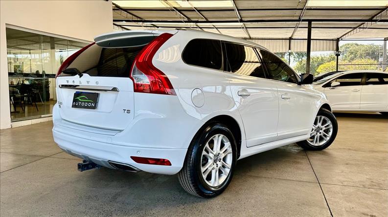 VOLVO XC60 2.0 T5 Dynamic FWD Turbo