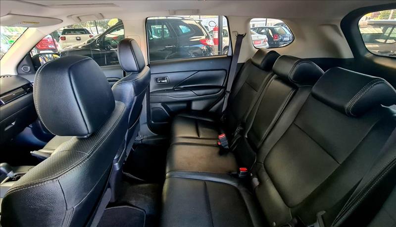 MITSUBISHI OUTLANDER 2.0 16V MITSUBISHI OUTLANDER 2.0 16V