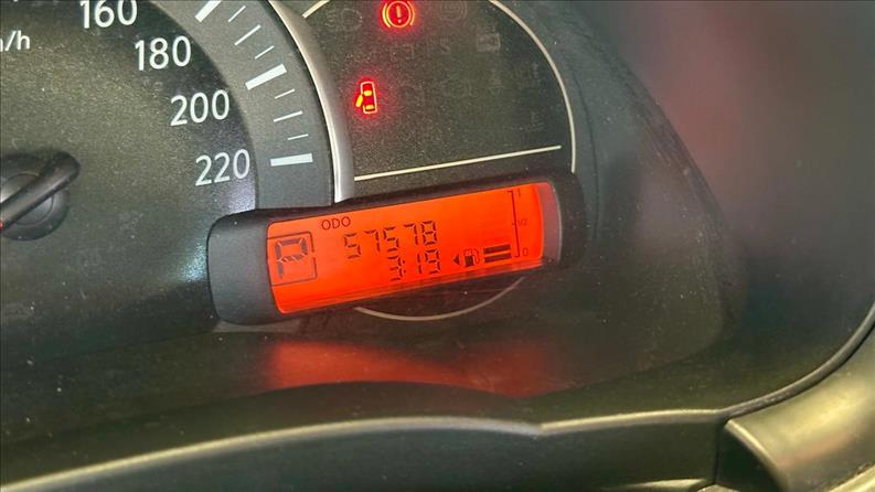 NISSAN MARCH 1.6 SL 16vstart NISSAN MARCH 1.6 SL 16vstart