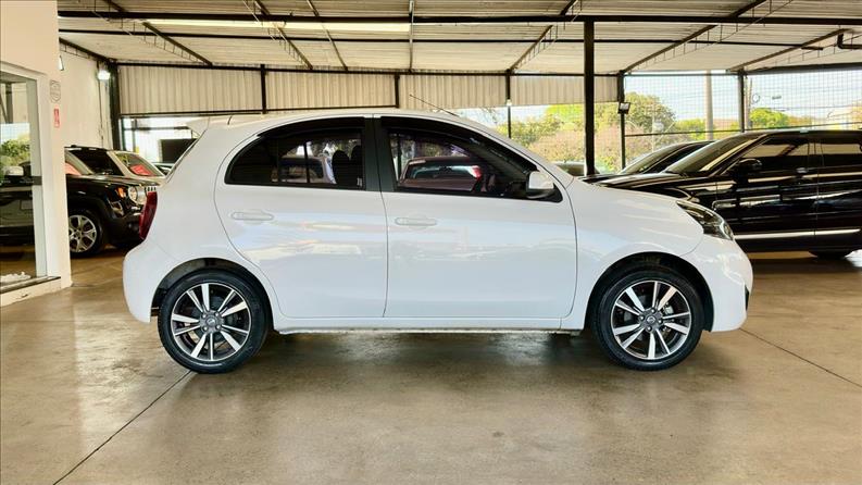 NISSAN MARCH 1.6 SL 16vstart NISSAN MARCH 1.6 SL 16vstart