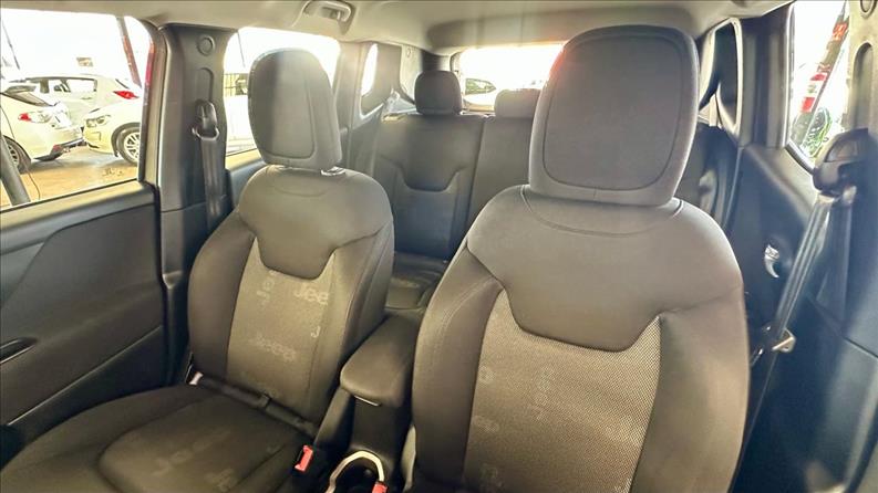 JEEP RENEGADE 2.0 16V Turbo Sport 4X4 JEEP RENEGADE 2.0 16V Turbo Sport 4X4