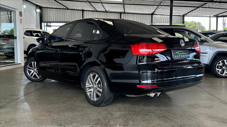 Volkswagen Jetta 2.0 - foto 2