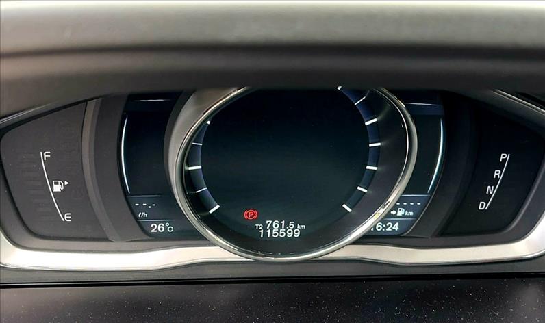 VOLVO XC60 2.0 T5 Momentum VOLVO XC60 2.0 T5 Momentum