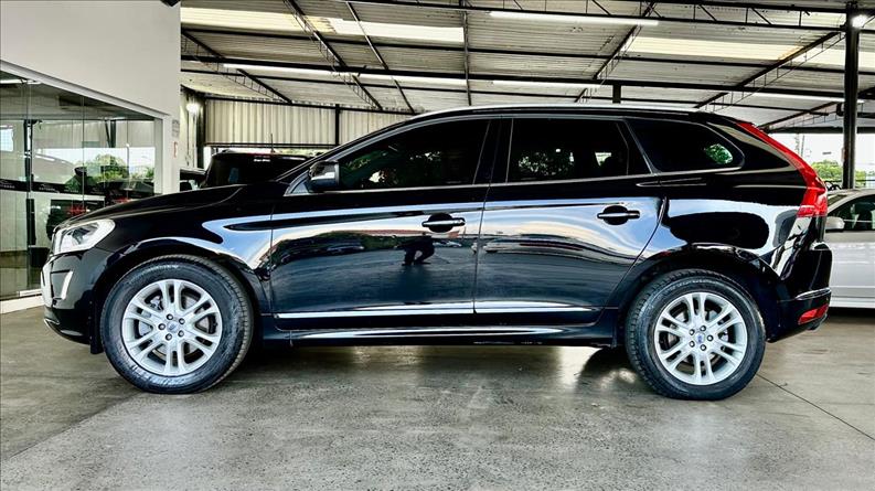 VOLVO XC60 2.0 T5 Momentum