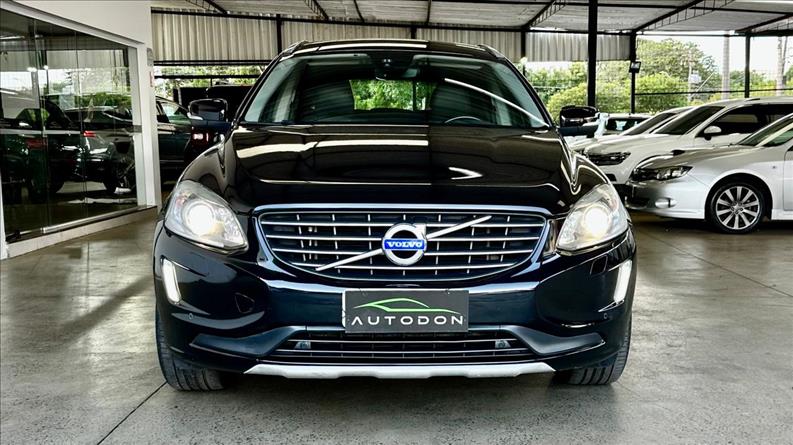 VOLVO XC60 2.0 T5 Momentum