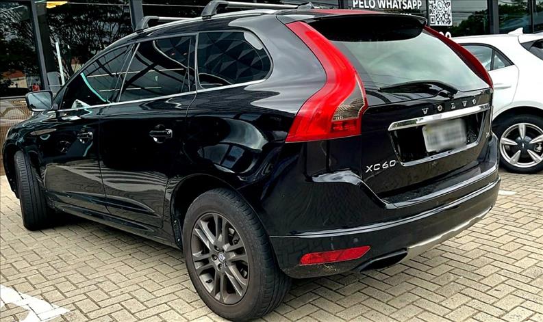 VOLVO XC60 2.0 T5 Momentum VOLVO XC60 2.0 T5 Momentum