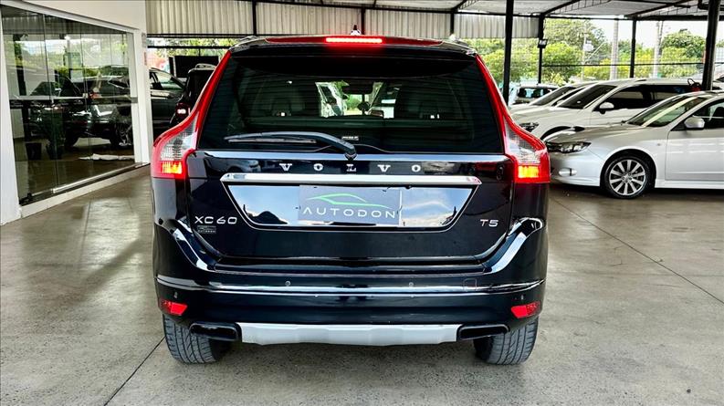 VOLVO XC60 2.0 T5 Momentum