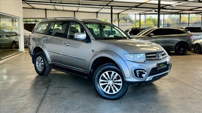 MITSUBISHI PAJERO 3.2 HPE 4X4 7 Lugares 16V Turbo Intercooler