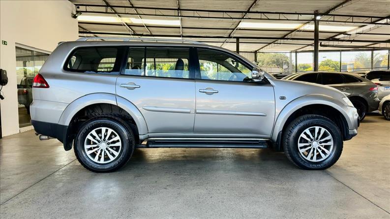 MITSUBISHI PAJERO 3.2 HPE 4X4 7 Lugares 16V Turbo Intercooler