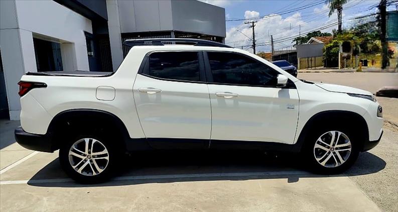 FIAT TORO 2.0 16V Turbo Freedom 4WD AT9 FIAT TORO 2.0 16V Turbo Freedom 4WD AT9