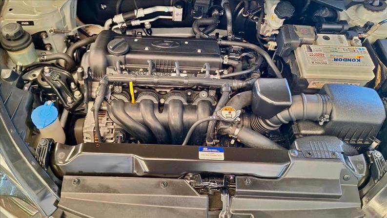 HYUNDAI HB20S 1.6 Comfort Style 16V HYUNDAI HB20S 1.6 Comfort Style 16V