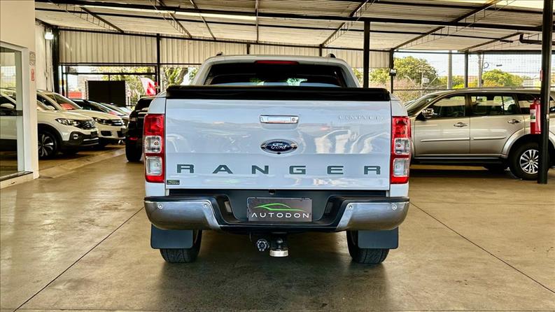 FORD RANGER 3.2 Limited 4X4 CD 20V FORD RANGER 3.2 Limited 4X4 CD 20V