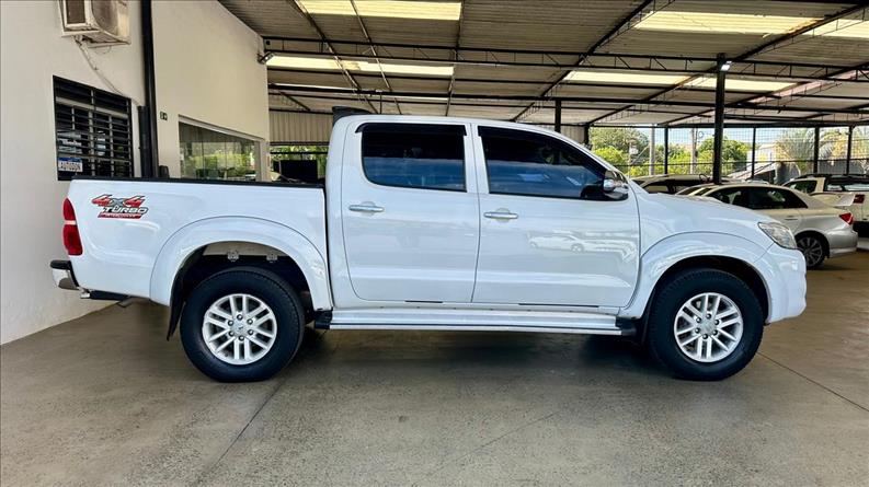 TOYOTA HILUX 3.0 SRV 4X4 CD 16V Turbo Intercooler