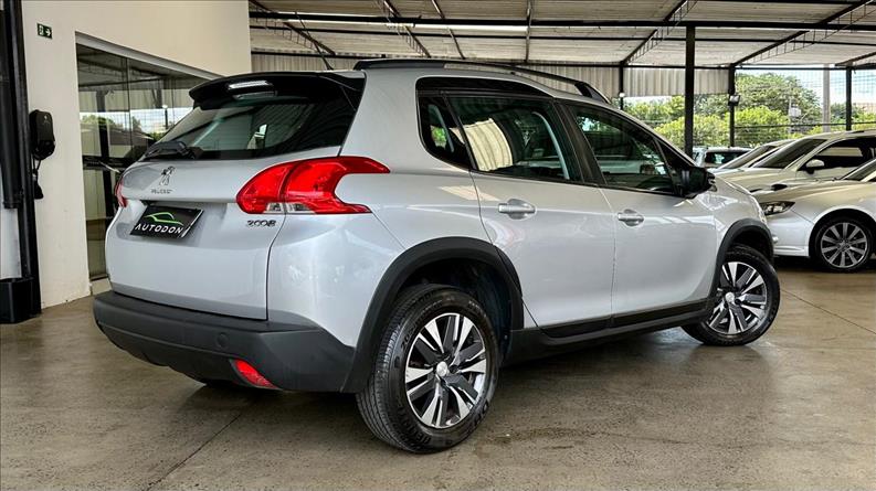 PEUGEOT 2008 1.6 16V Allure Pack PEUGEOT 2008 1.6 16V Allure Pack