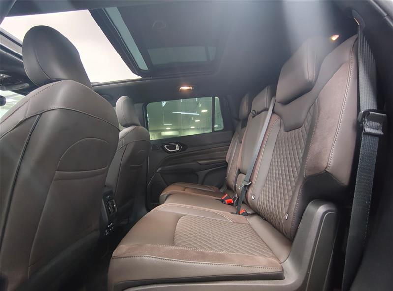 Jeep-COMMANDER-1.3 T270 Turbo Overland