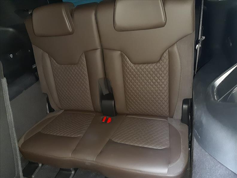 Jeep-COMMANDER-1.3 T270 Turbo Overland