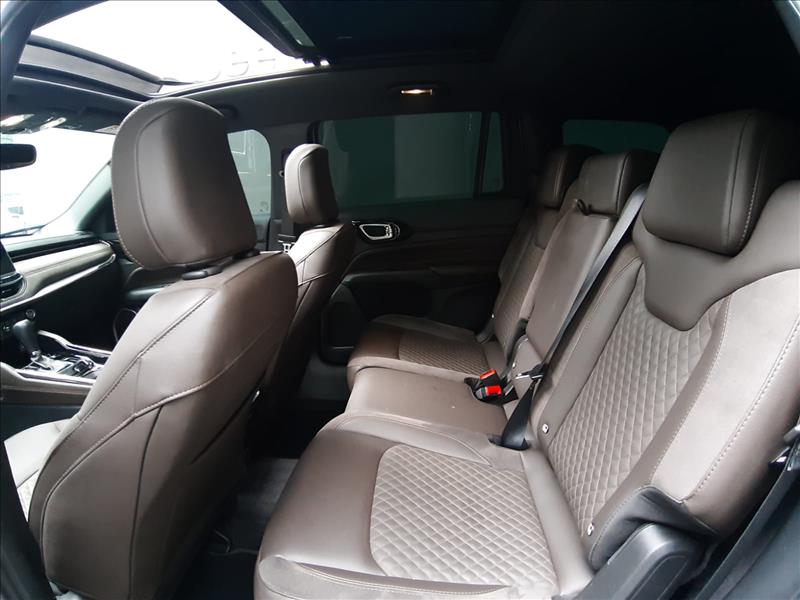 Jeep-COMMANDER-1.3 T270 Turbo Overland
