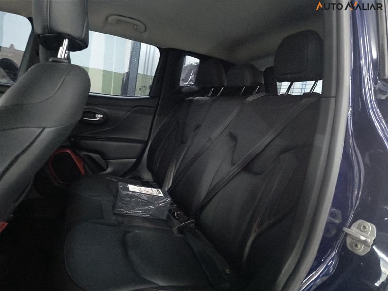 Jeep-RENEGADE-2.0 16V Turbo Trailhawk 4X4